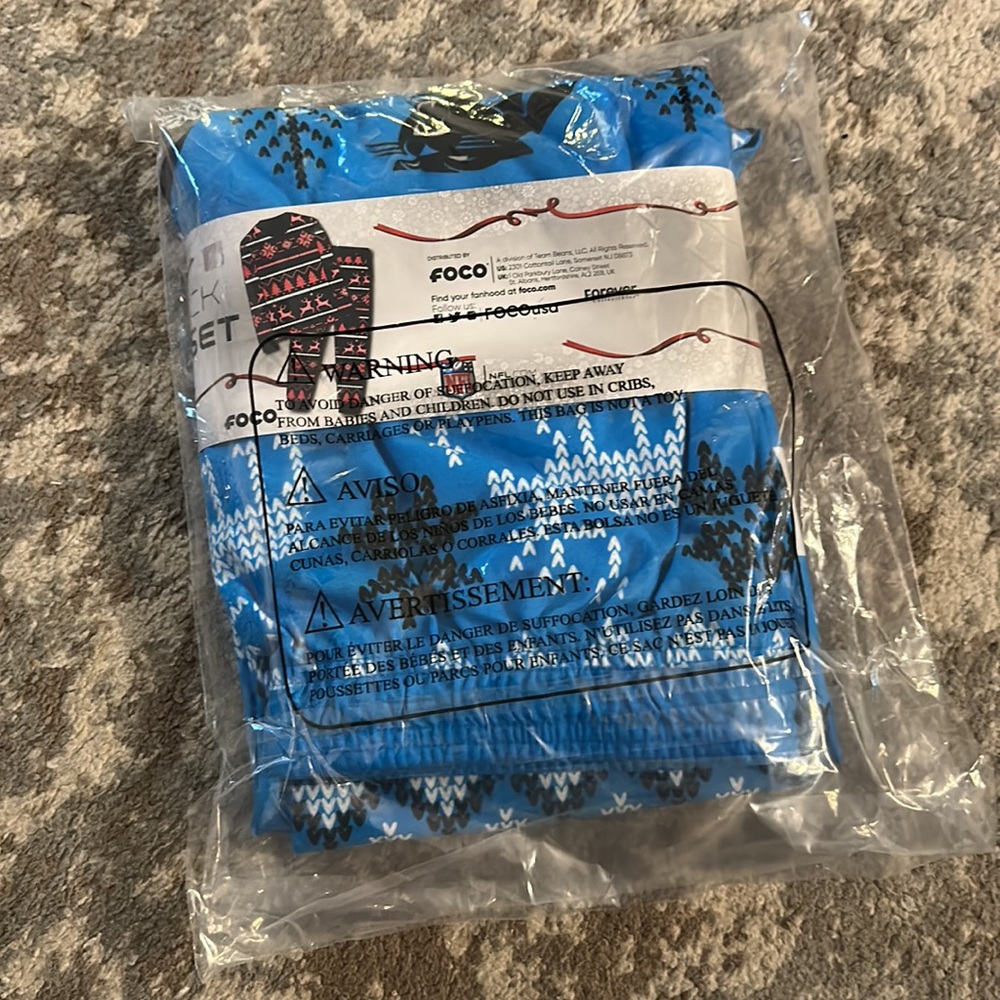 Woman’s PJs - Picture 2 of 4